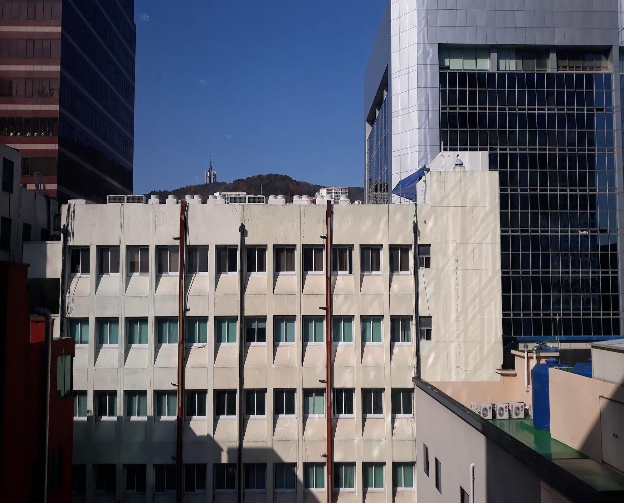 Almond Hotel Busan Station Екстер'єр фото