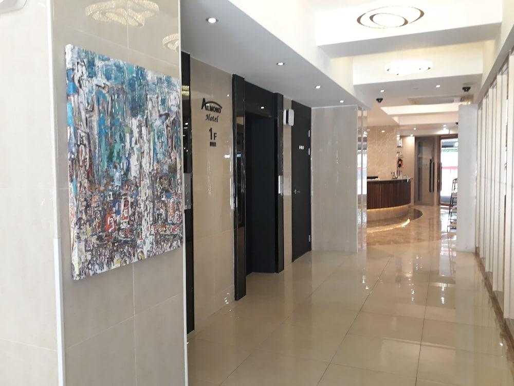 Almond Hotel Busan Station Екстер'єр фото