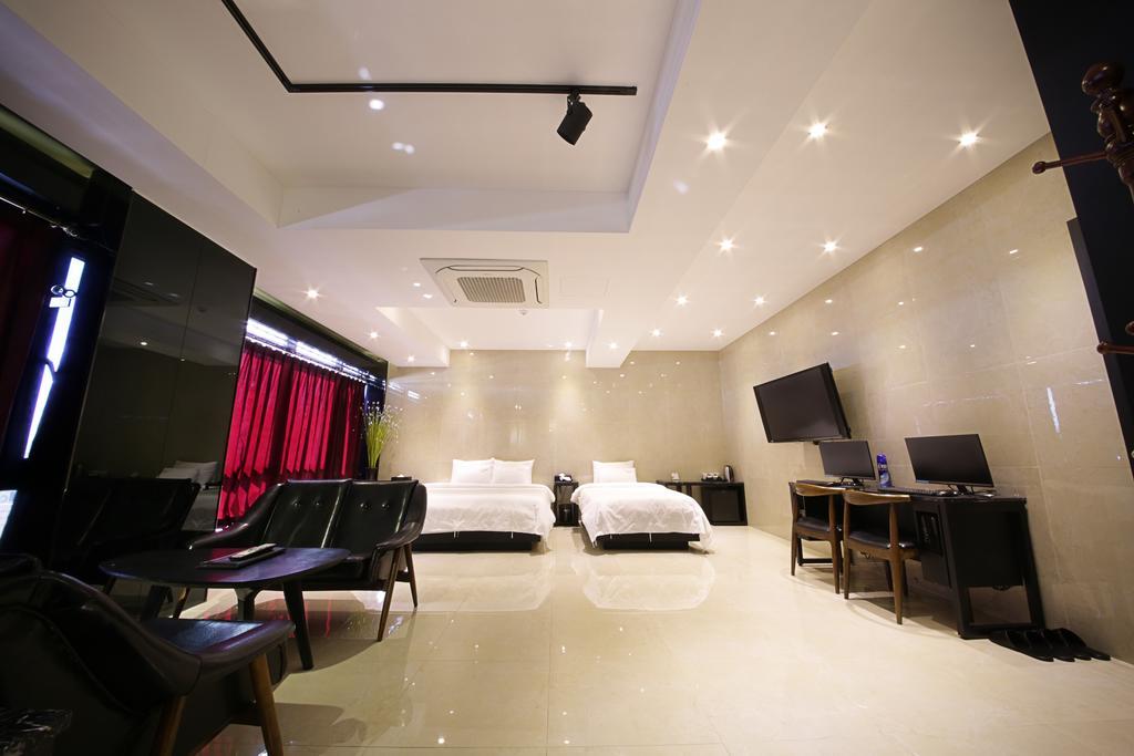 Almond Hotel Busan Station Екстер'єр фото